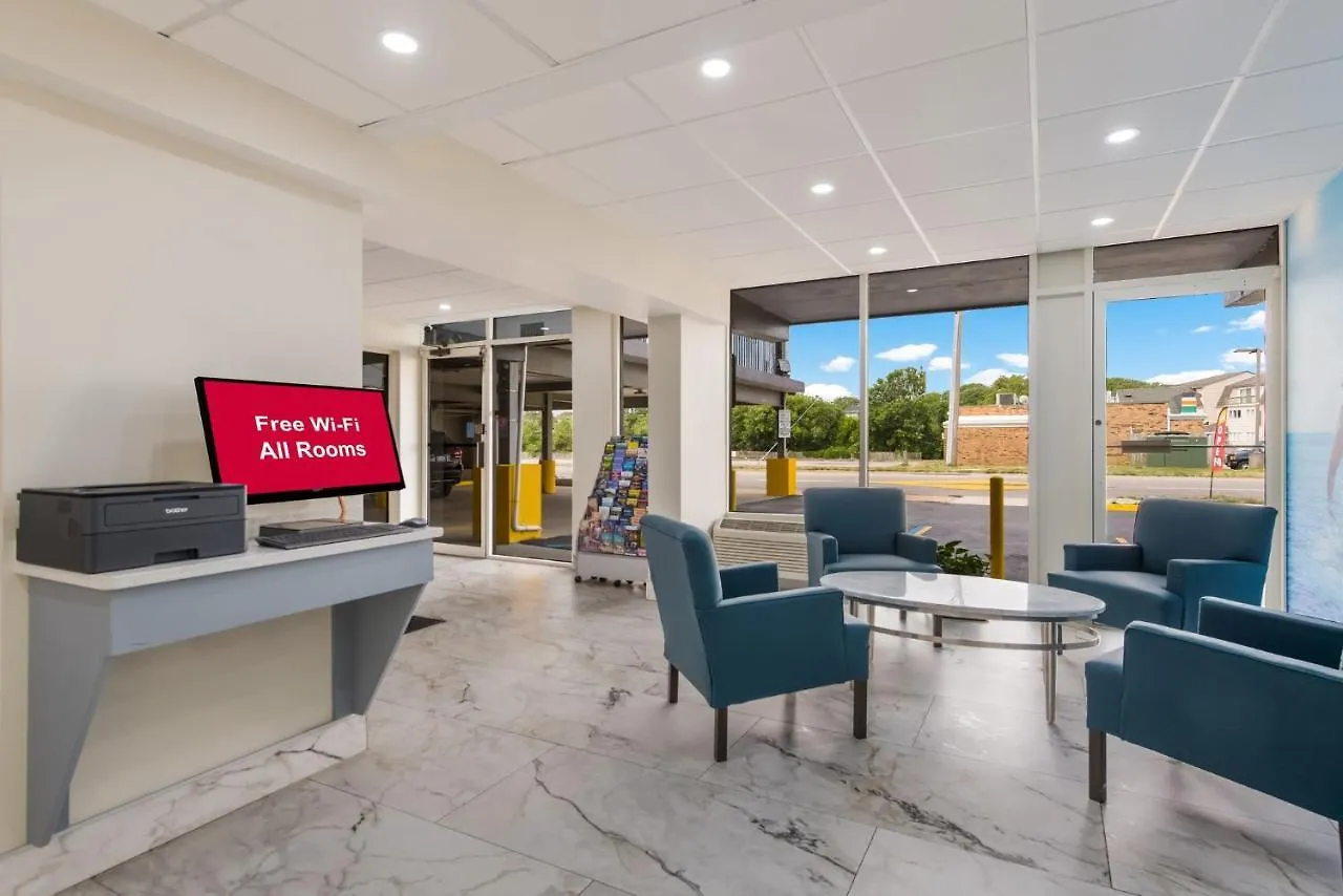 Red Roof Plus & Suites Virginia Beach - Seaside