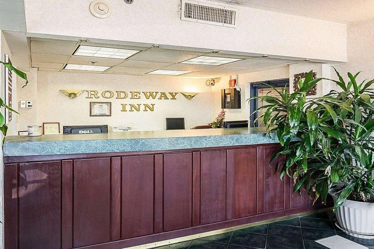 Red Roof Plus & Suites Virginia Beach - Seaside 3*,