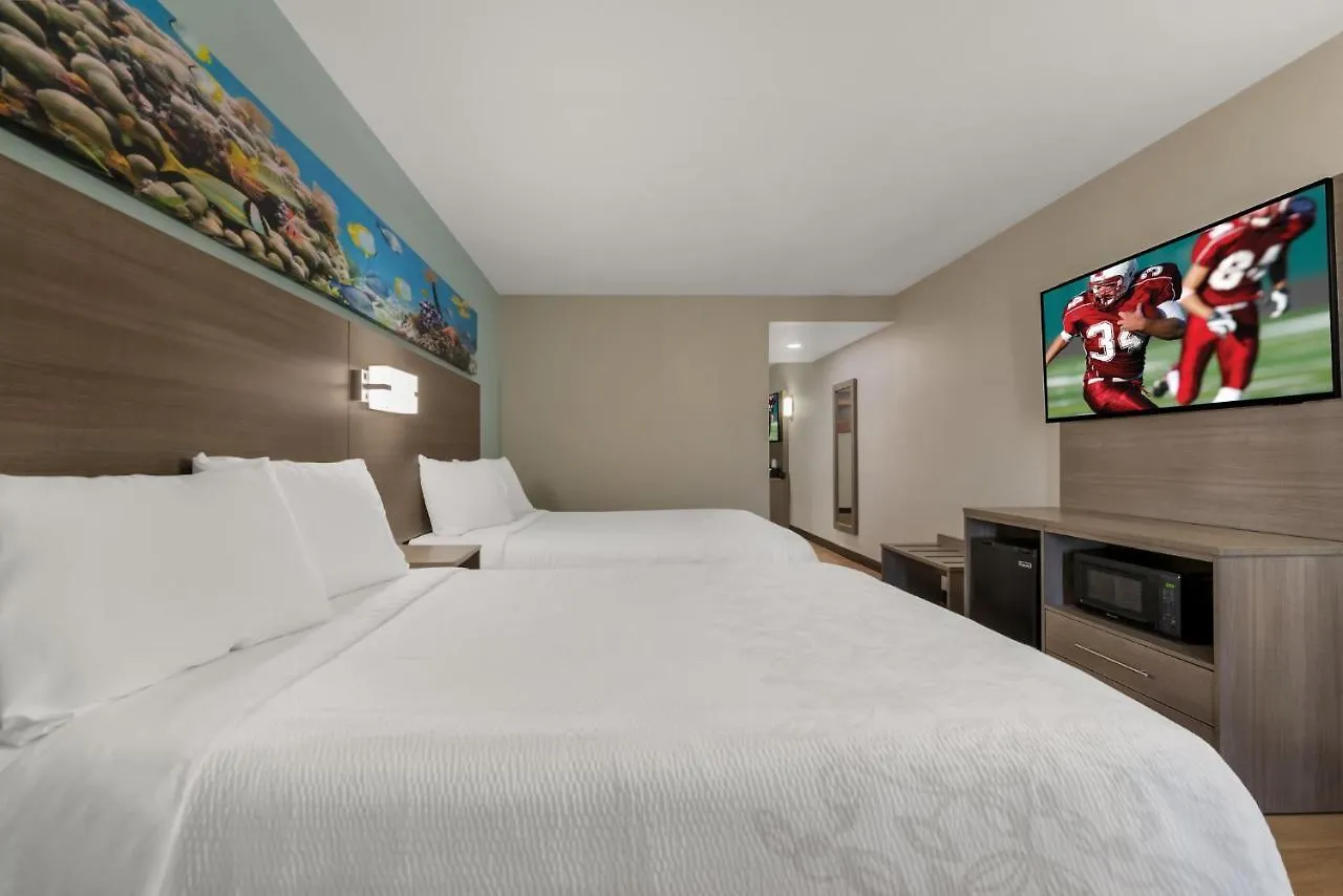Red Roof Plus & Suites Virginia Beach - Seaside 3*,